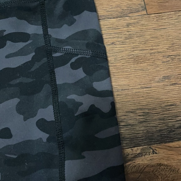 Camo Biker Shorts with Pockets - Picture 4 of 4